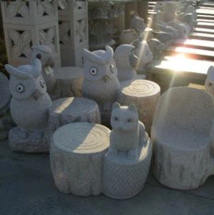 G 682  Banc de pedra animal