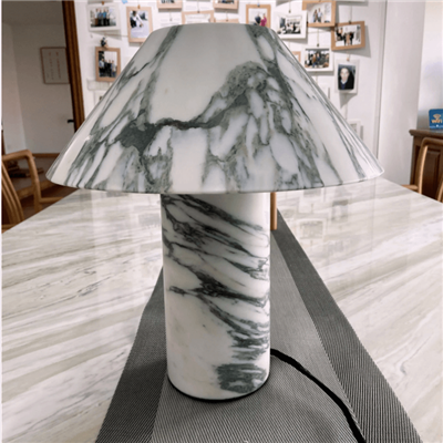 Llum de taula LED de marbre